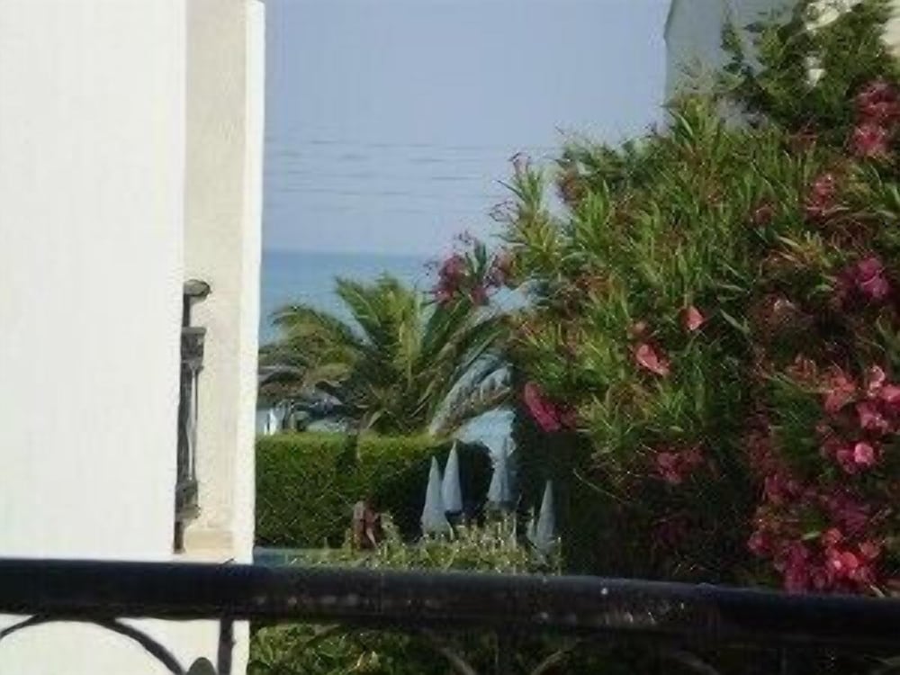 Фото Filorian Hotel Apartments