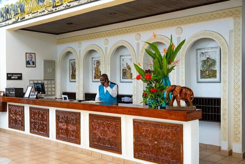 Гостиница Diani Sea Resort в Кении