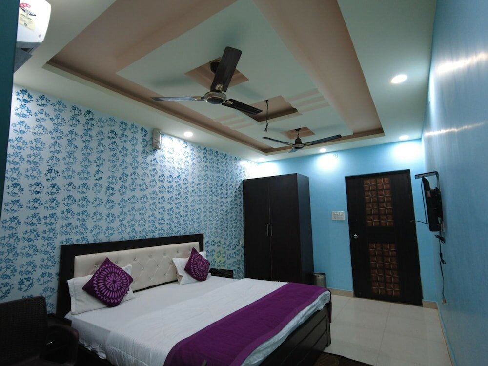 Фото Hotel Devbhoomi Inn