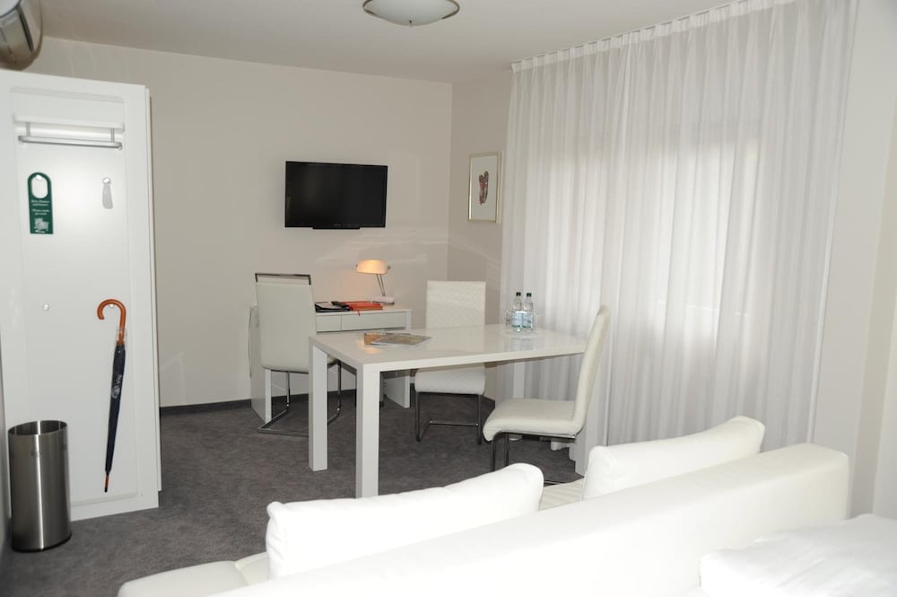 Фото Hotel-Restaurant Adler