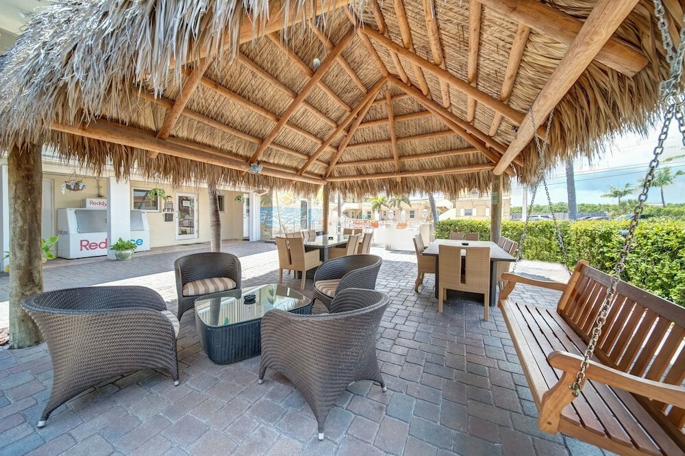 Фото Hollywood by the Sea Hotel