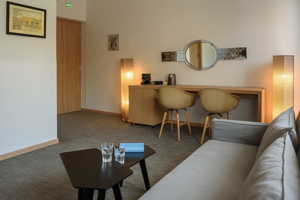 Фото Fos DownTown Suites