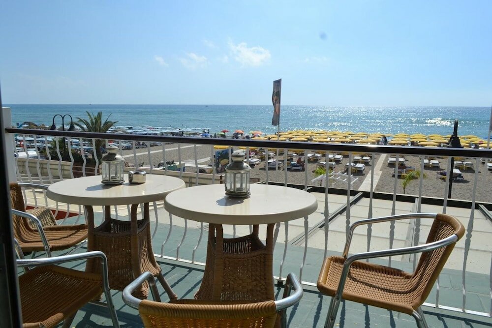 Фото Hof van Holland Carihuela