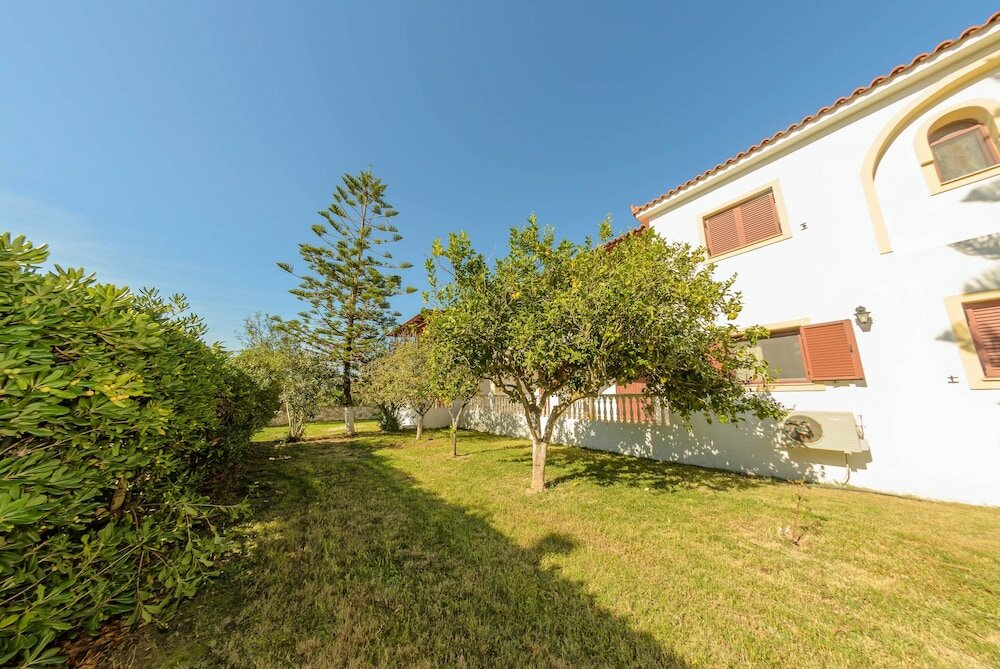 Фото Kiki Studios & Apartments