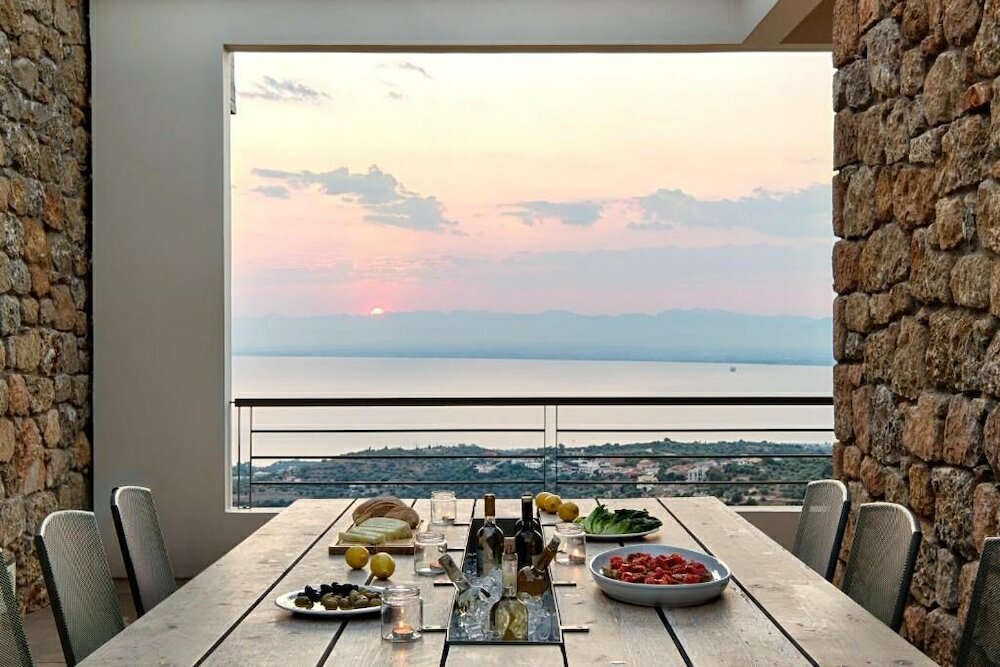 Фото Euphoria Suites