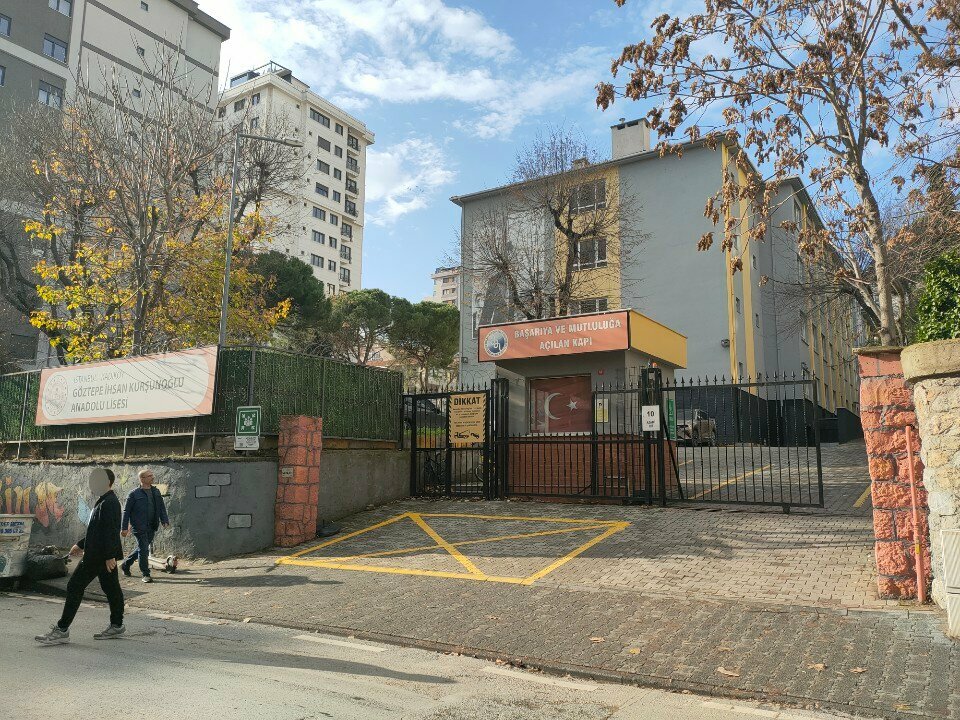 Lyceum Goztepe Ihsan Kursunoglu Anatolian High School, Istanbul, photo