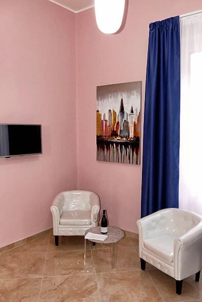 Фото Cairoli Exclusive Rooms & Suite