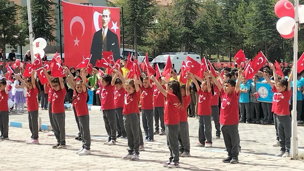 Primary school Barbaros Primary School, Altunhisar, photo