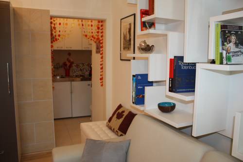 Фото GoVienna - Charming Studio