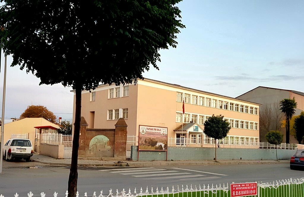 School Gazi Middle School, Tutak, photo