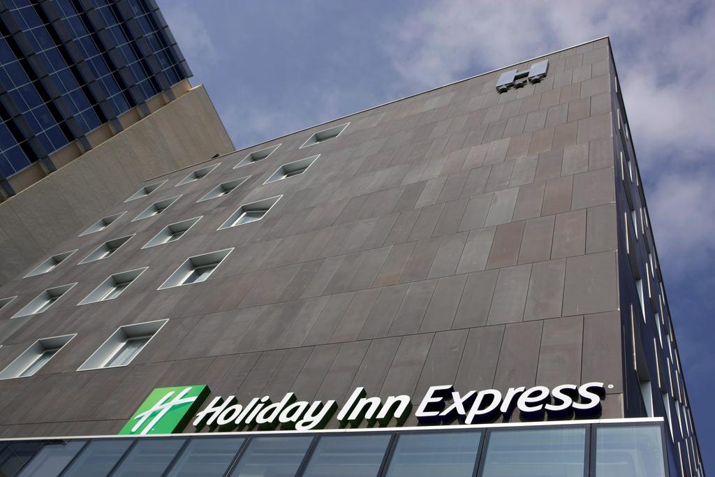 Фото Holiday Inn Express Barcelona City 22@