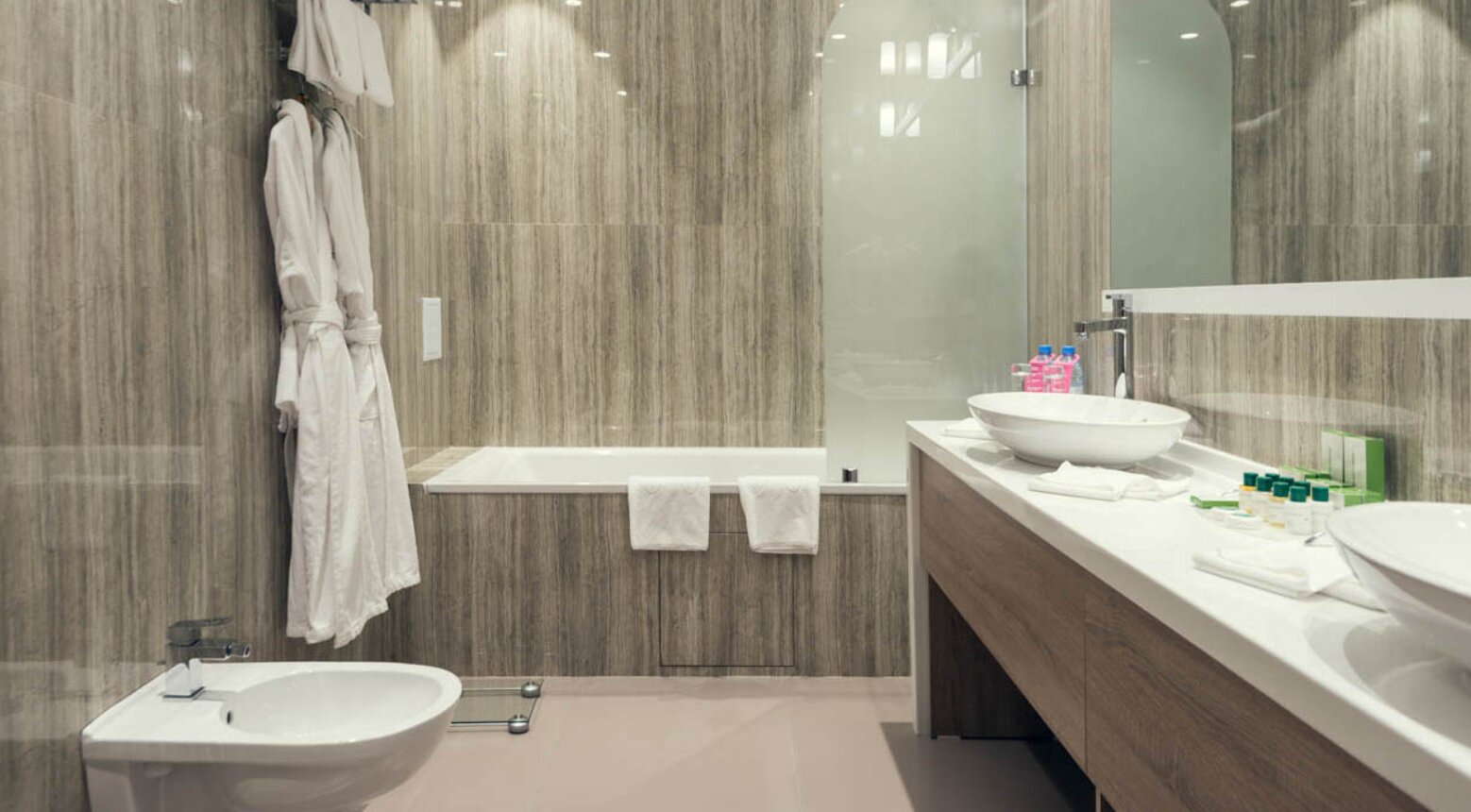 Фото Wyndham Garden Astana