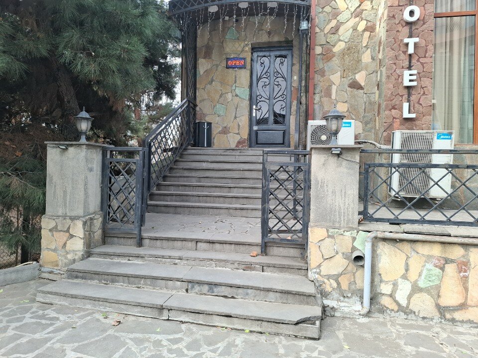 Фото отеля 2