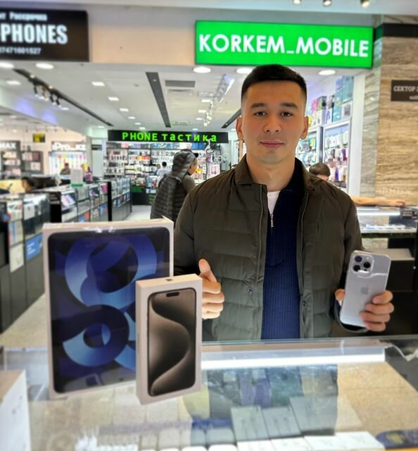 Mobile phone store Apple Market, Almaty, photo