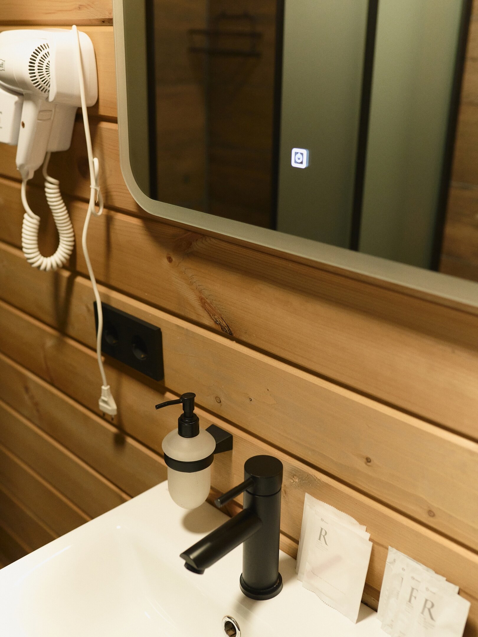 Фото Карлен