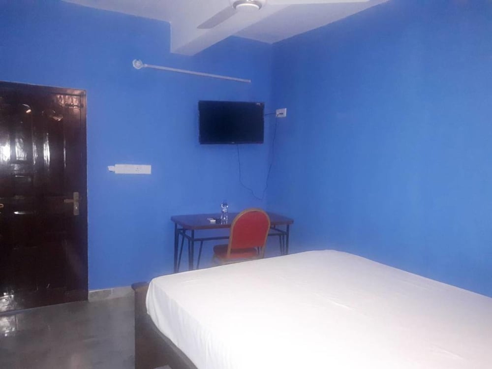 Фото Hotel Chathuna