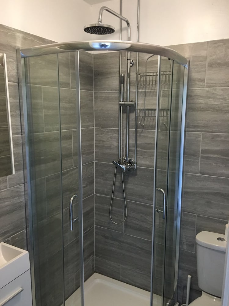 Фото Crewe Rooms @ 97 Edleston Road