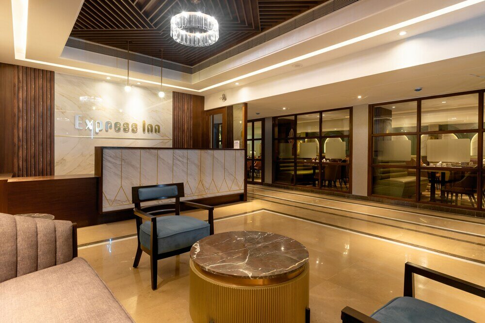 Фото Hotel Express Inn