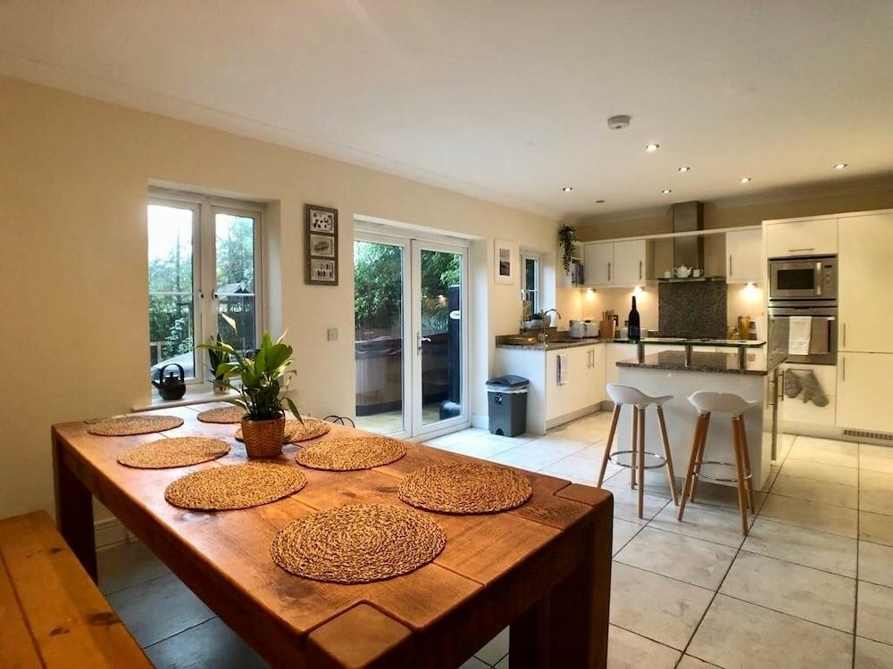 Фото Spacious House in Jericho Oxford