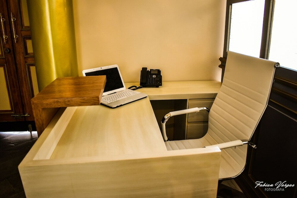 Фото Adamas House Hotel