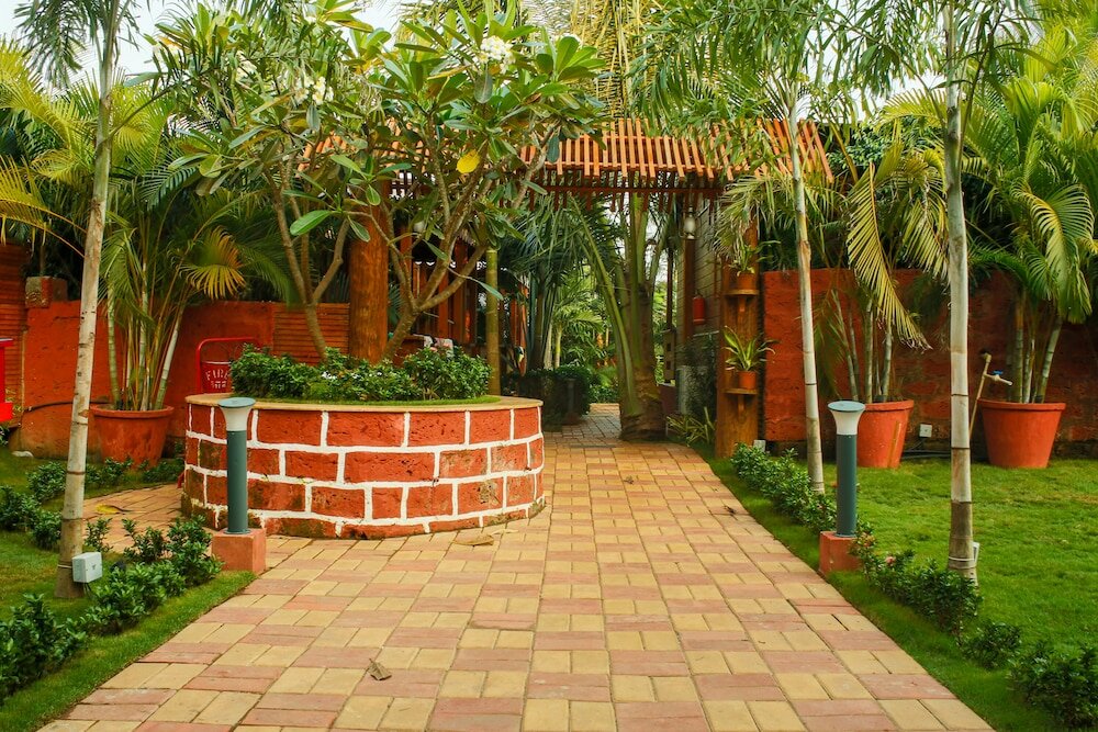 Фото Grand Vatika Resort