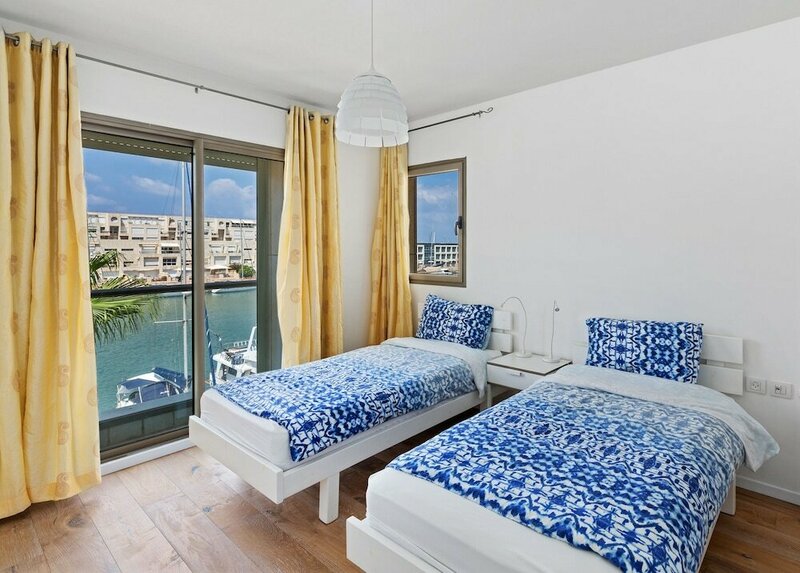 Апартаменты Laguna Water Front 1 в Герцлии
