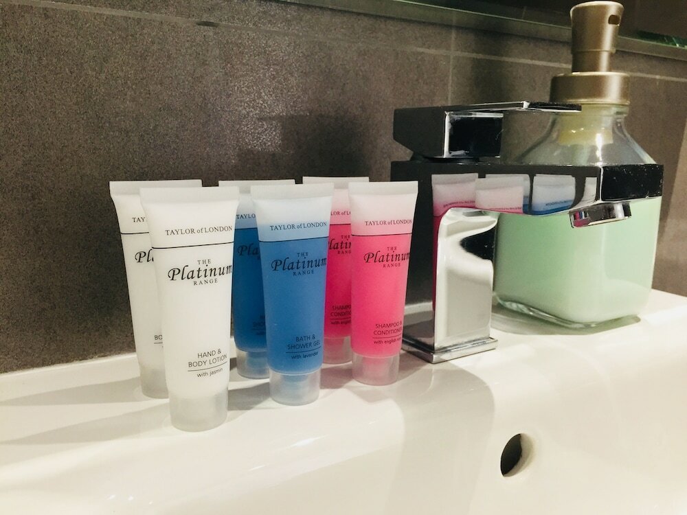 Фото The Glasshouse Apartments