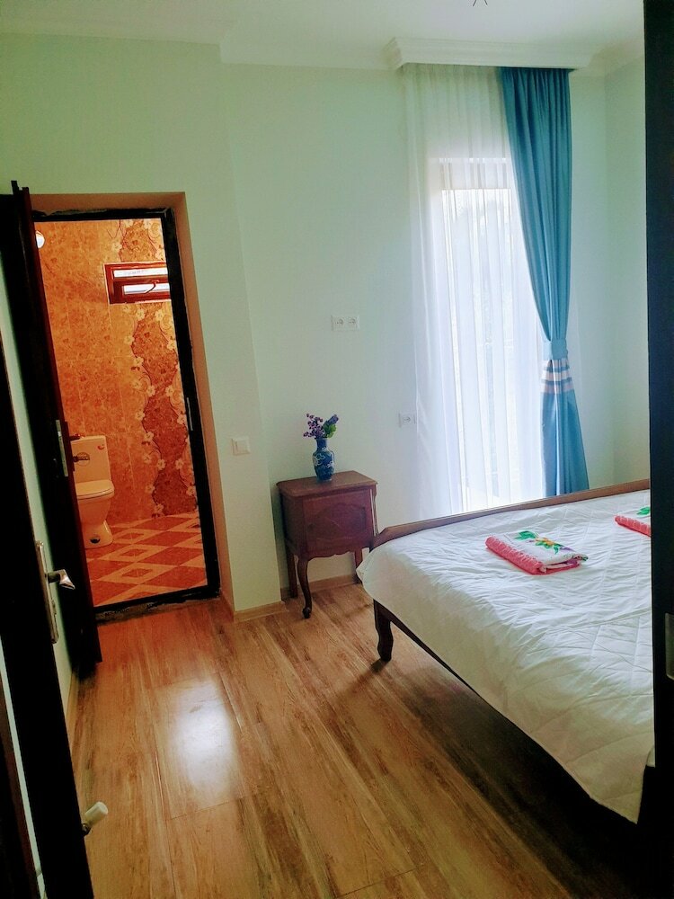 Фото Four seasons in Kutaisi