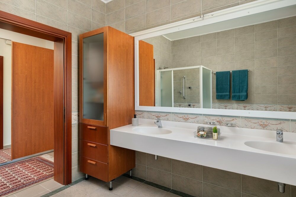 Фото HillTop Luxury Villa