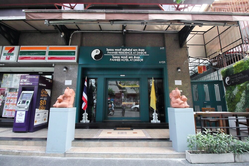 Фото Super Oyo 483 Pannee Hotel Khaosan