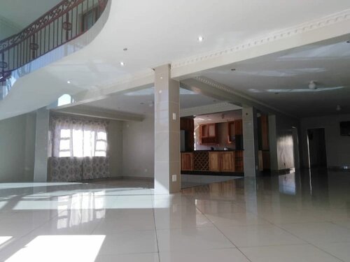 Гостиница Rest Camp Lodge в Манзини