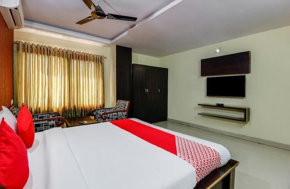 Фото Hotel Maruthi Residency Inn