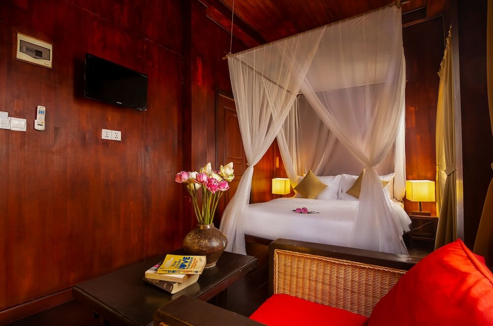 Фото Watdamnak House