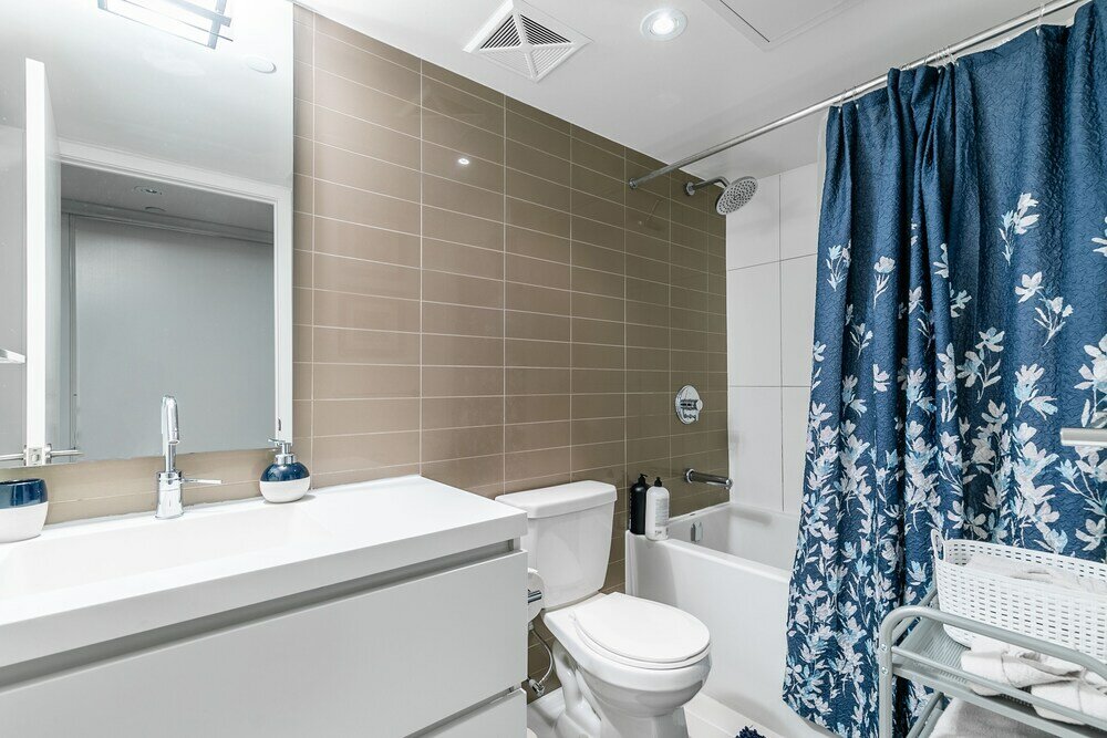 Фото Simply Comfort Stunning Downtown Condos