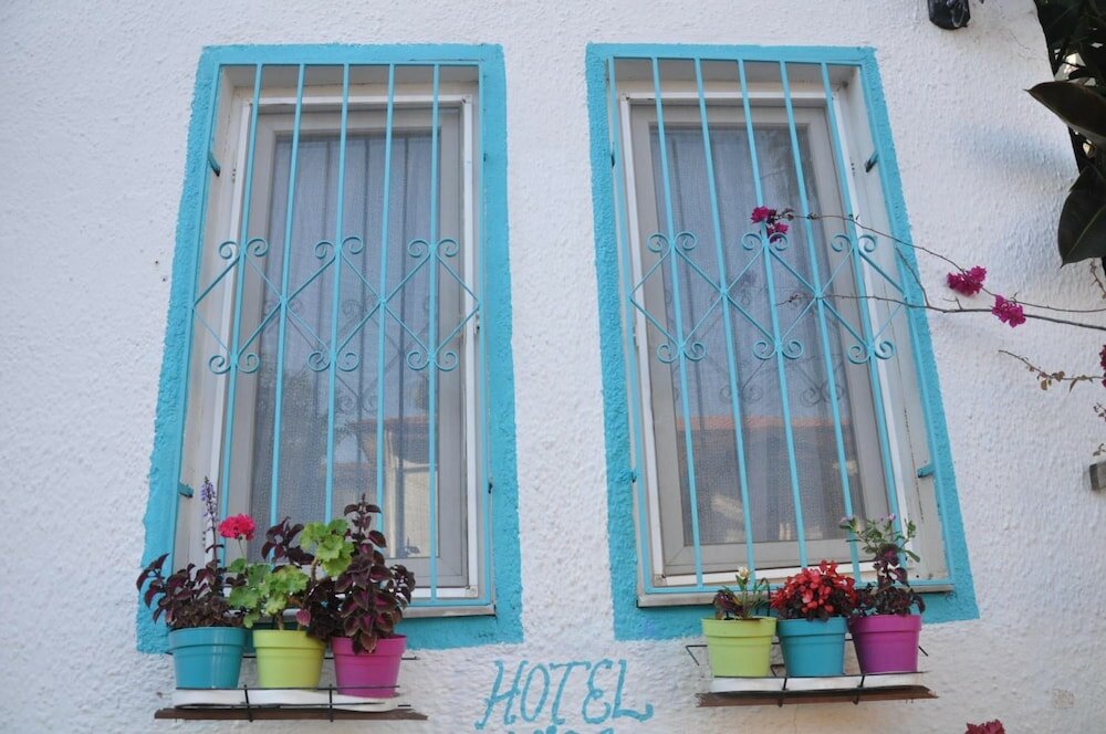 Фото отеля 2