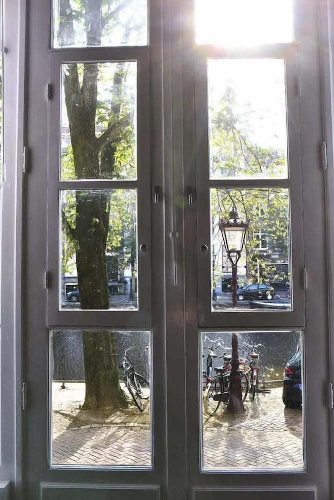 Фото Downtown Room In Canal District