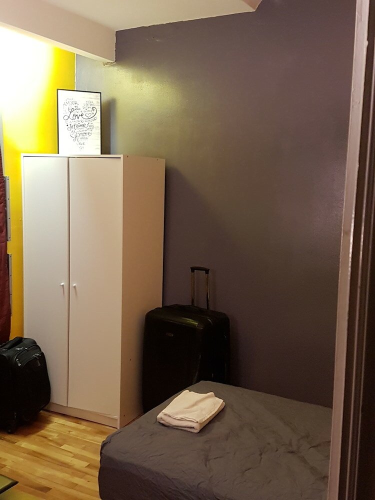 Фото Pied-A-Terre Mont-Royal - Hostel