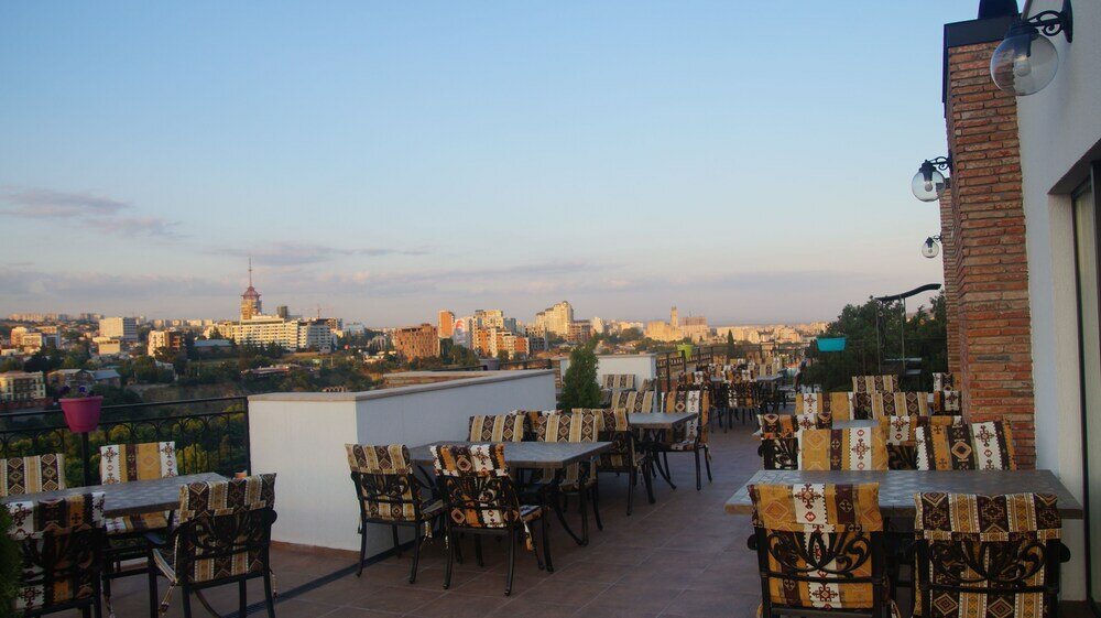 Фото Metekhi Line