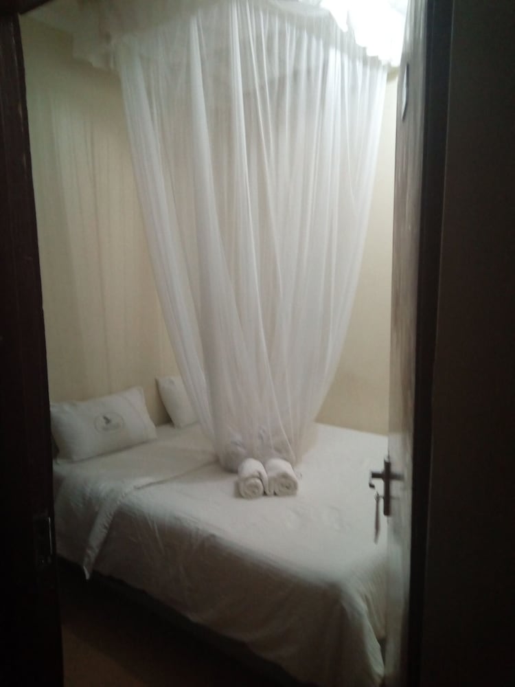 Фото Shalom Hotel