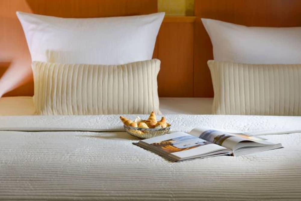 Фото Plaza Inn Köln Pulheim