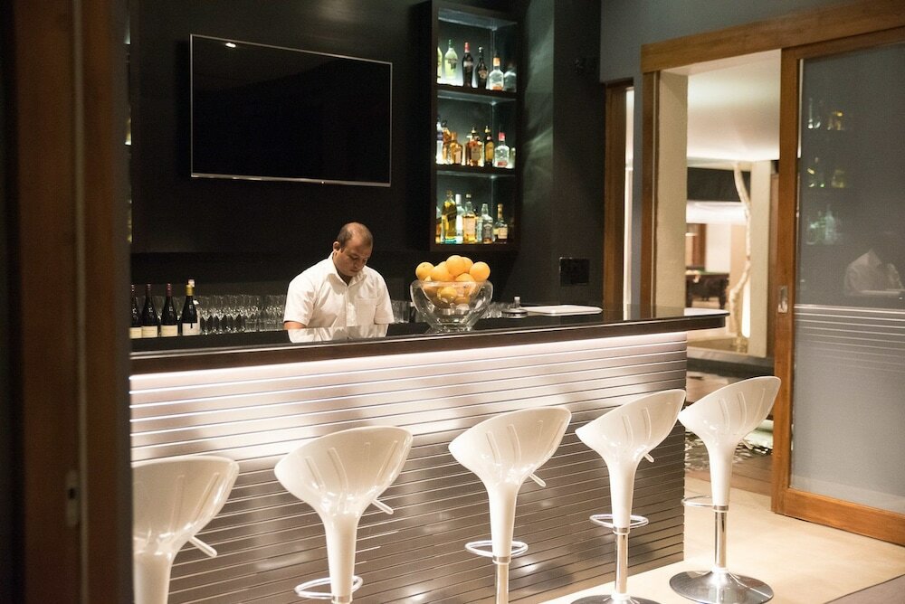 Фото The Villa by Contemporary Ceylon