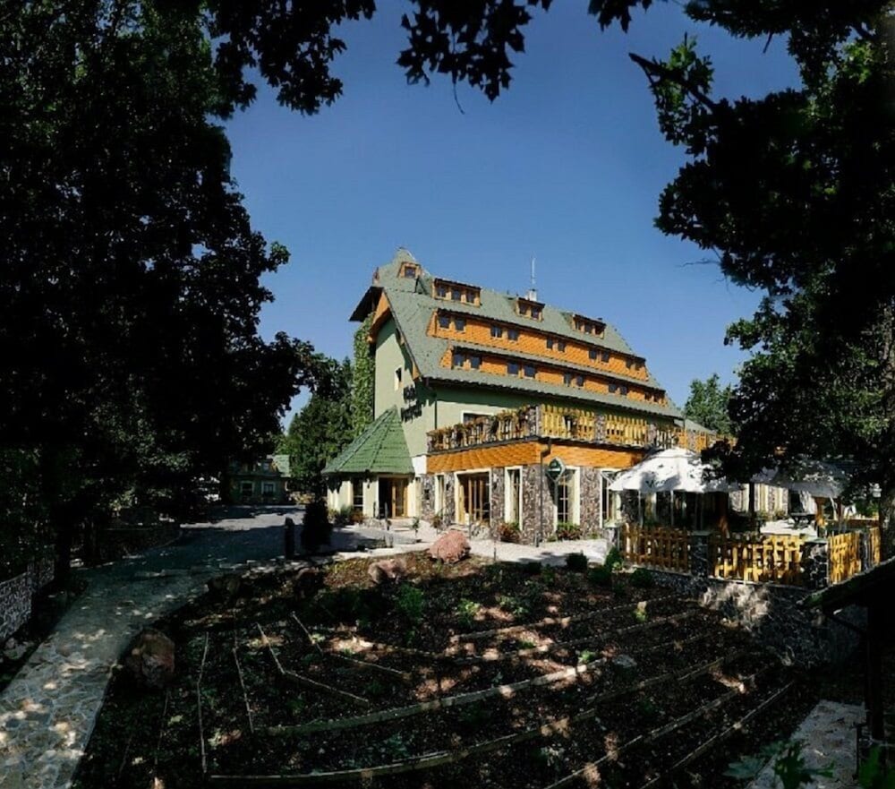 Фото Hotel Partyzán