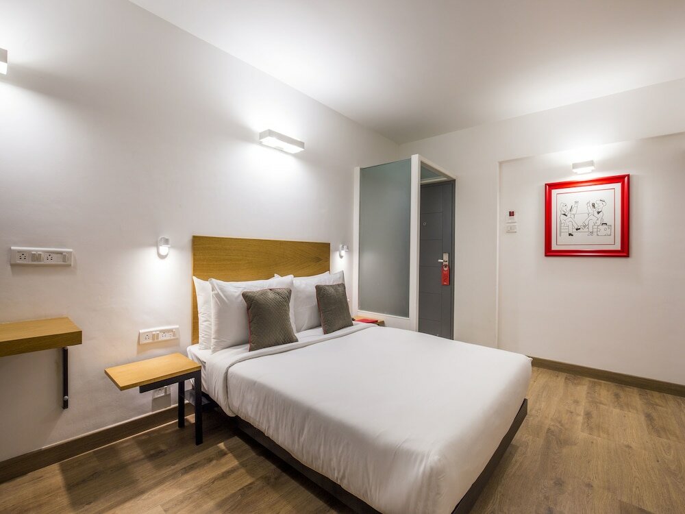 Фото Oyo Townhouse 022 Koregaon Park Pune