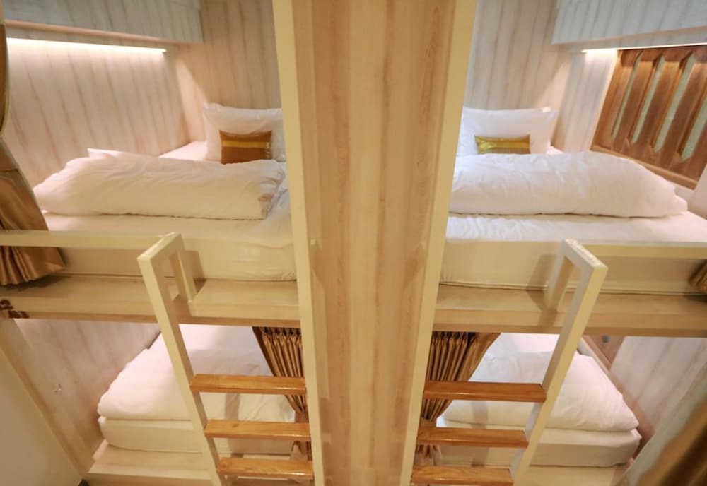 Фото Mariya Lady Hostel At Suvarnabhumi Airport - Female Only