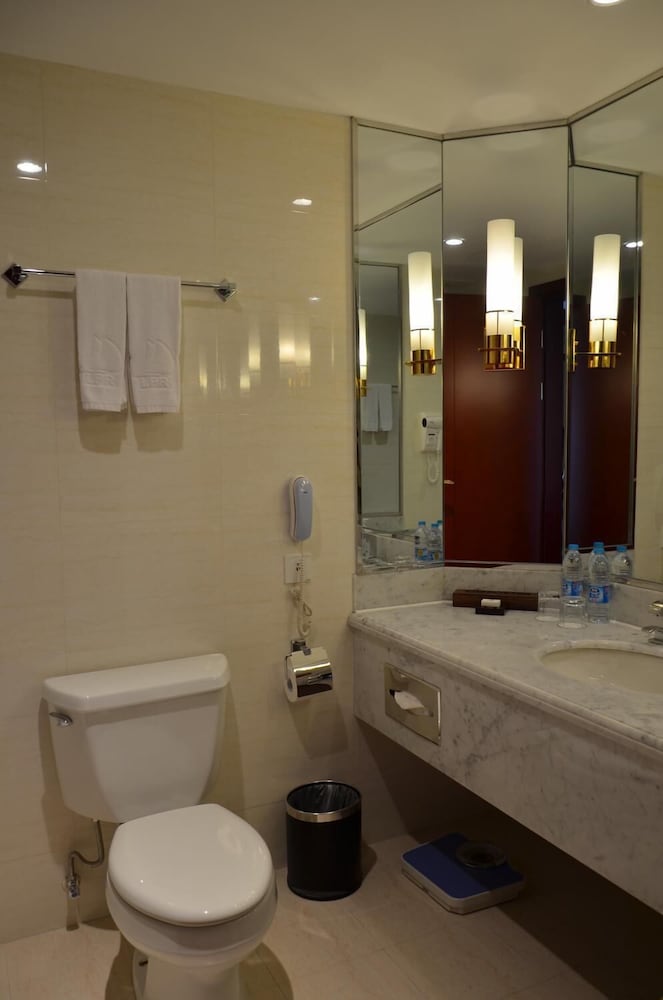 Фото Wuxi Lakeview Park Resort