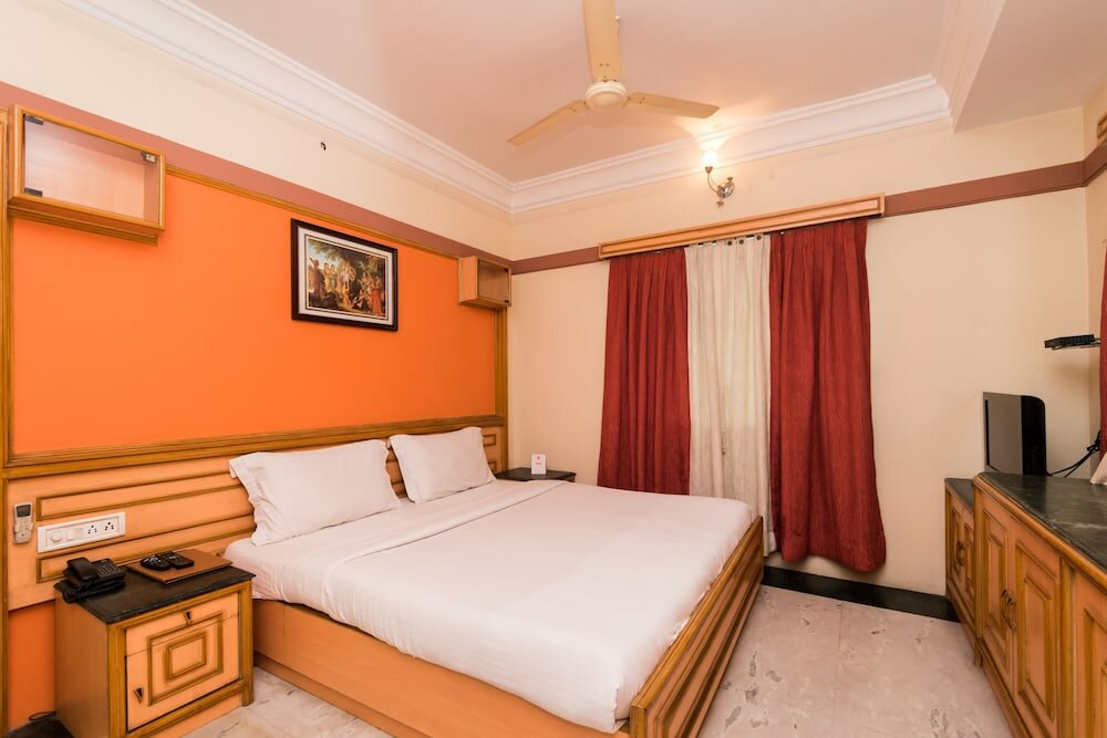 Фото Oyo 9182 Kings Crown Hotel