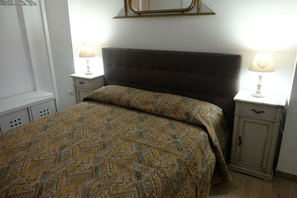 Фото Dimora Luxori Santa Lucia Apartments