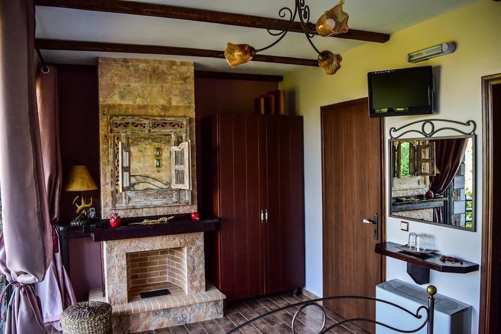 Фото Vathyskia Guesthouse