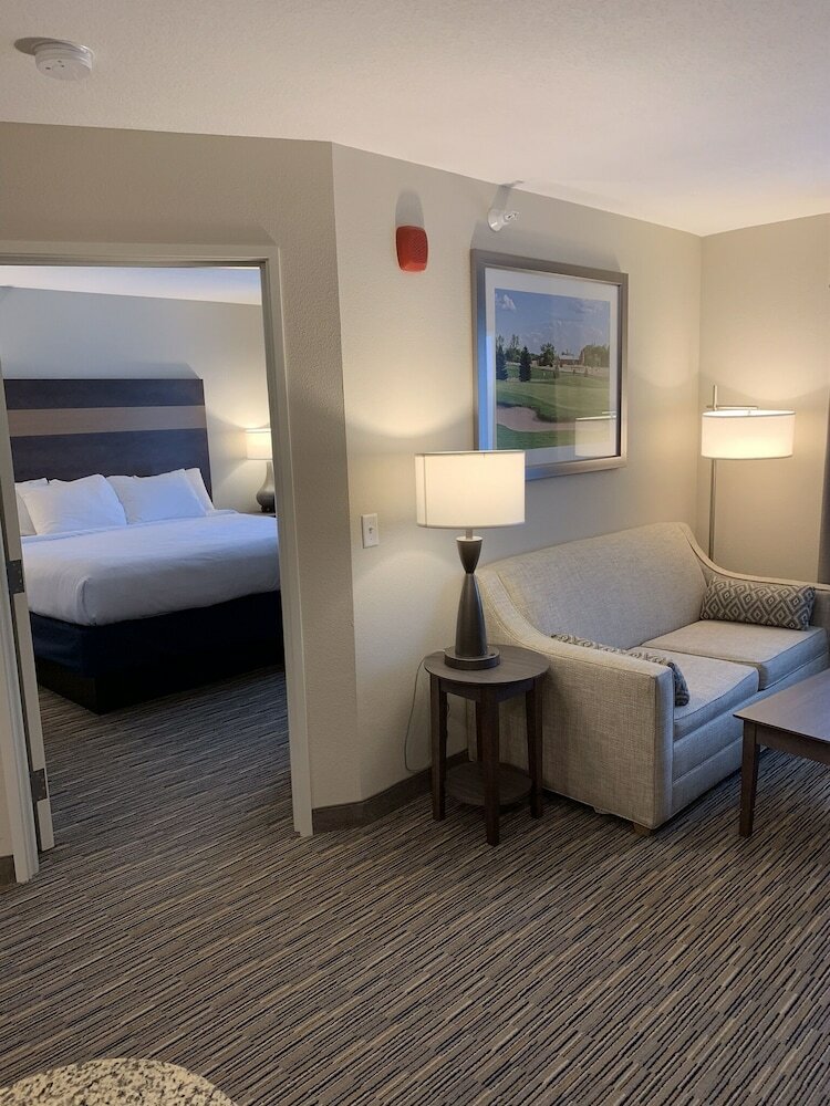 Фото GrandStay Hotel & Suites Spicer