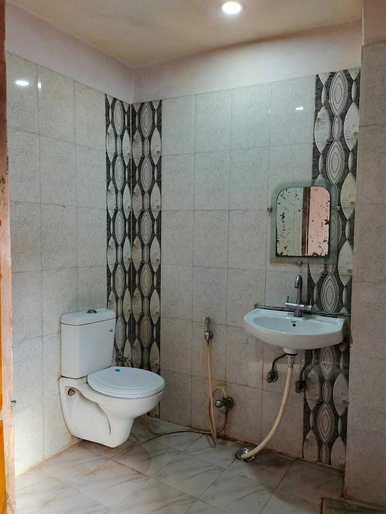 Фото Hotel Shivratri Guest House